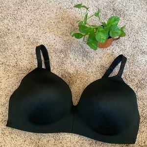 Cacique Black Lightly Lined No Wire T-Shirt Bra 42DD